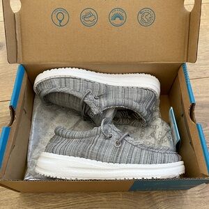 Hey Dude Toddler Wally Linen Stone sz 8